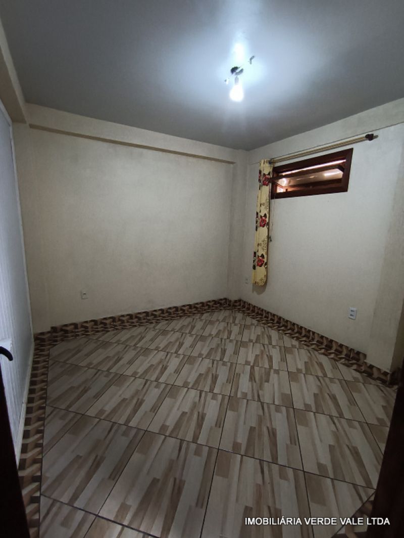 Casa 2D  no bairro PIRATINI em VIAMAO