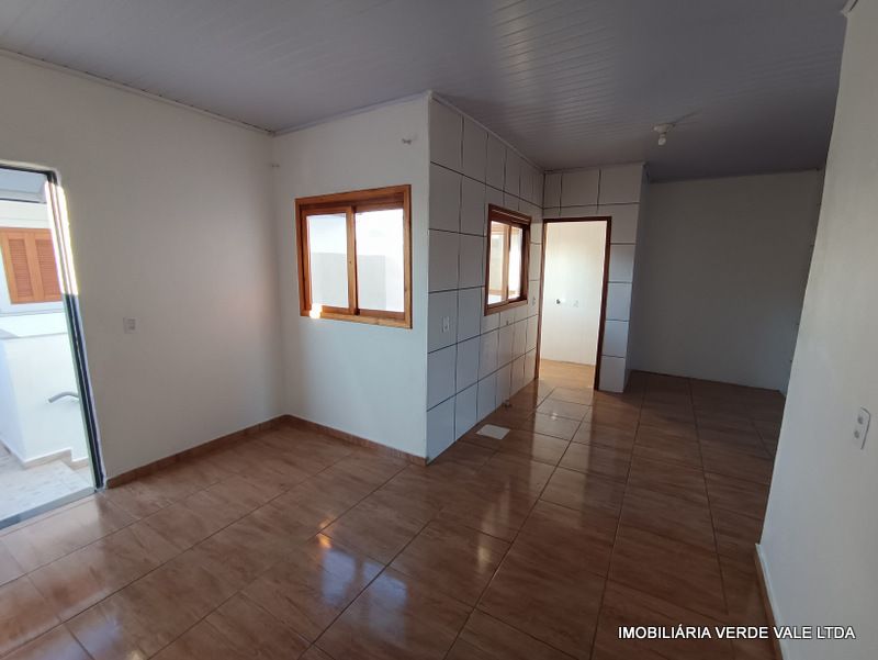 APTO 2D  no bairro JARDIM ALGARVE em ALVORADA