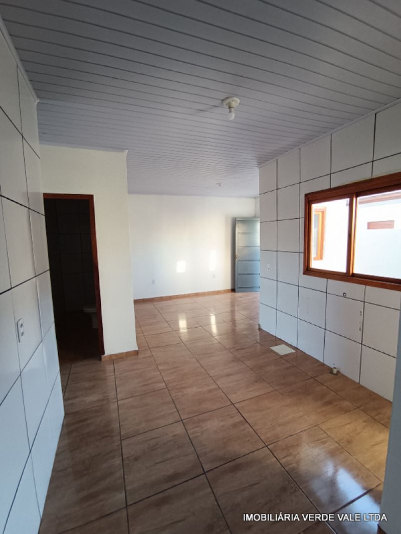 APTO 2D  no bairro JARDIM ALGARVE em ALVORADA