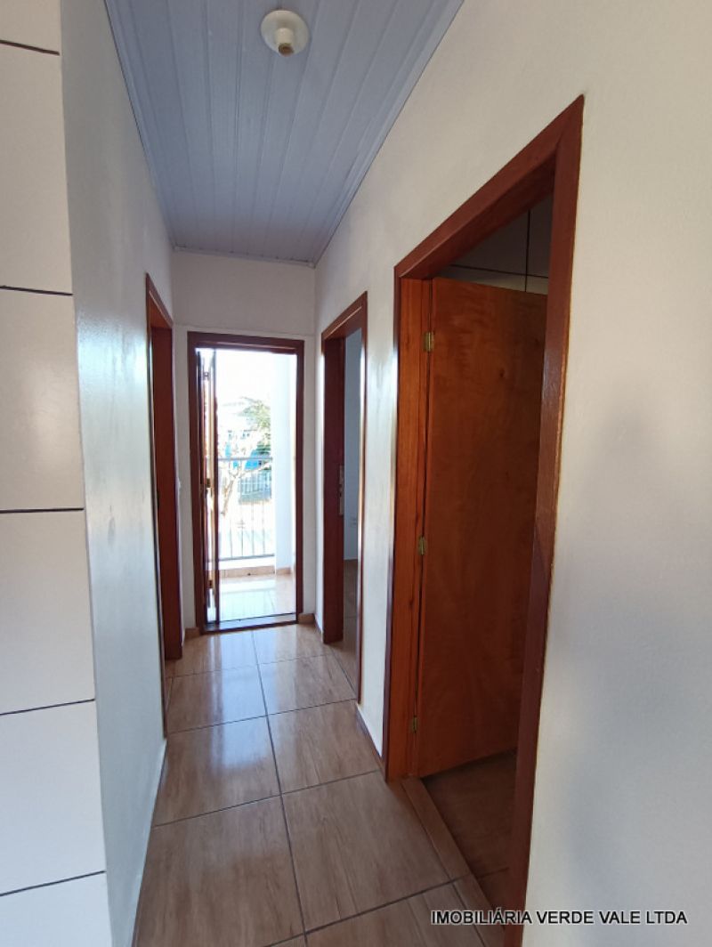 APTO 2D  no bairro JARDIM ALGARVE em ALVORADA