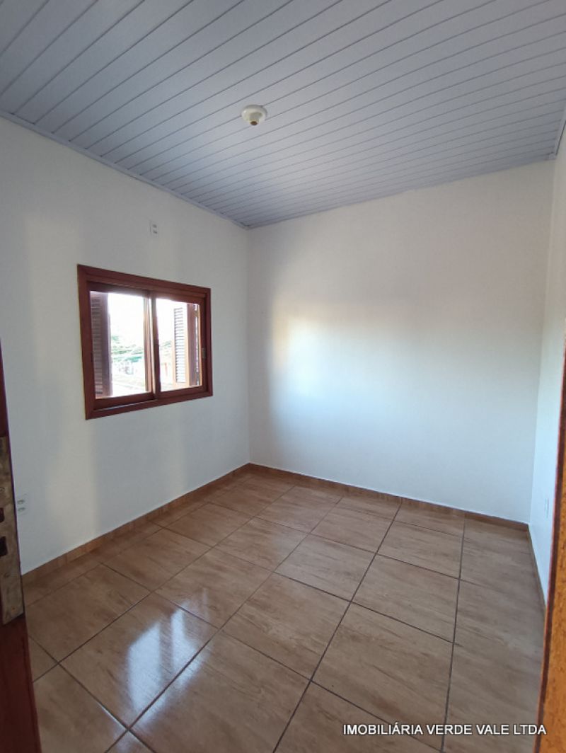 APTO 2D  no bairro JARDIM ALGARVE em ALVORADA