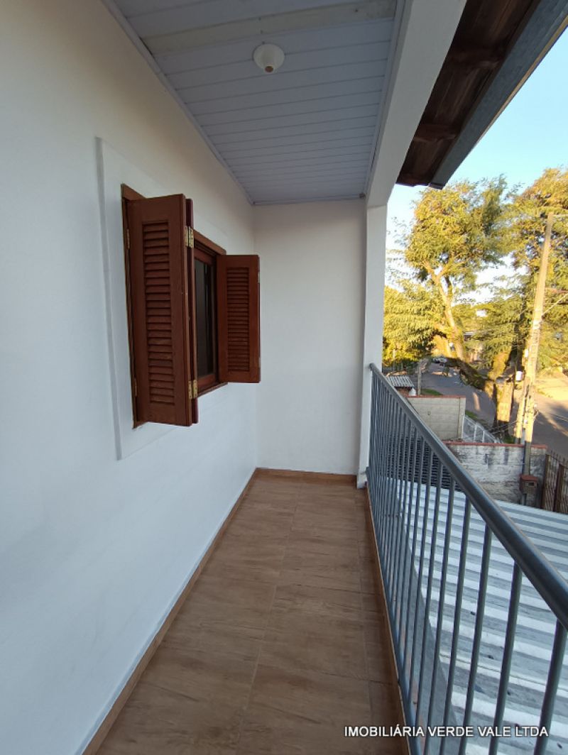 APTO 2D  no bairro JARDIM ALGARVE em ALVORADA