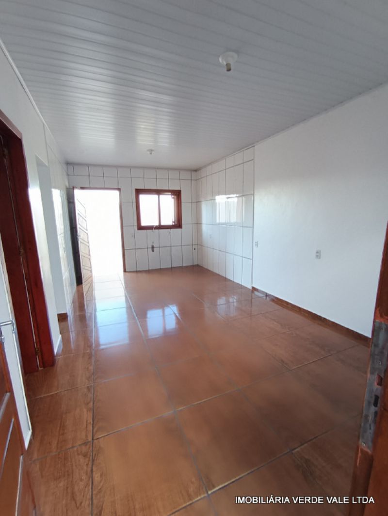 APTO 2D  no bairro JARDIM ALGARVE em ALVORADA