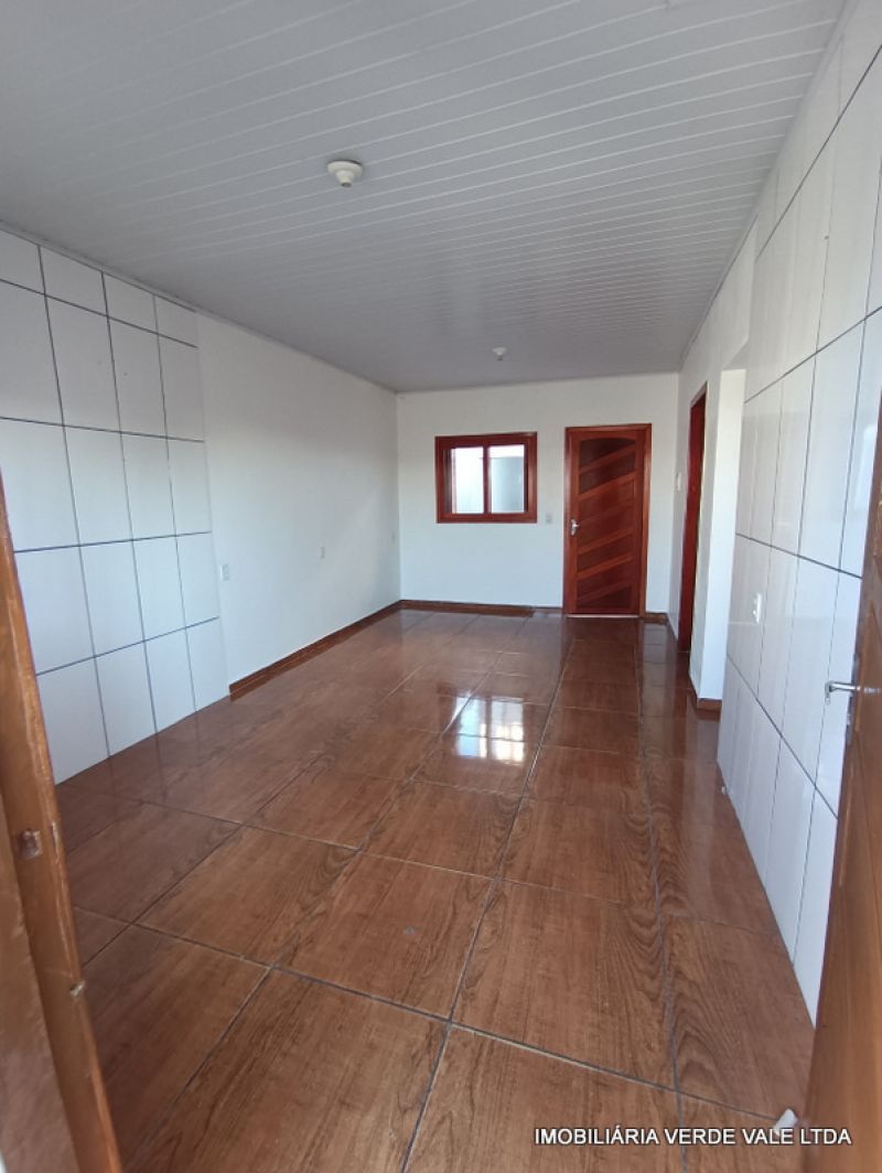 APTO 2D  no bairro JARDIM ALGARVE em ALVORADA