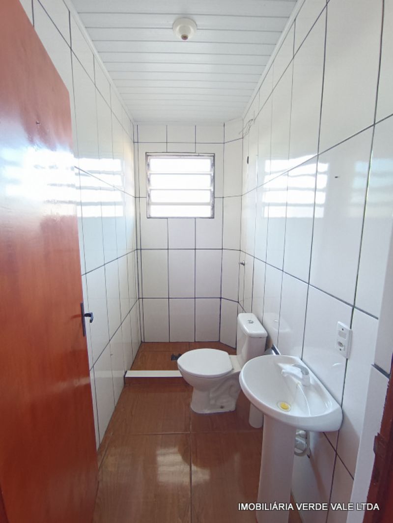 APTO 2D  no bairro JARDIM ALGARVE em ALVORADA