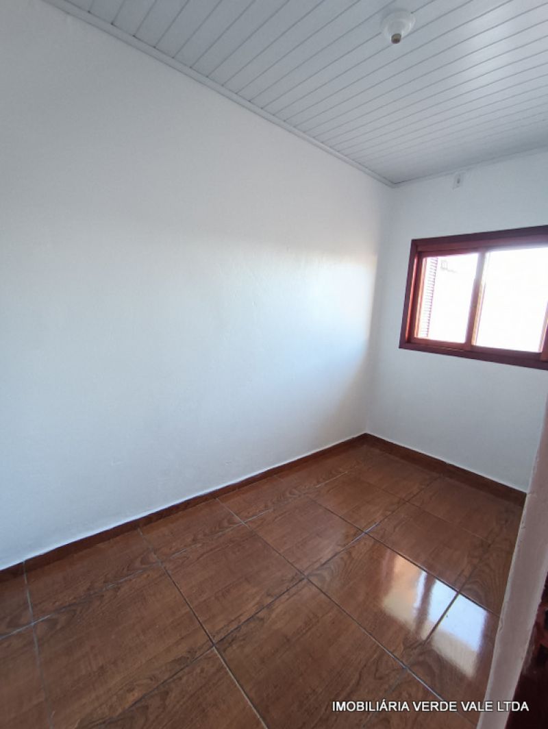APTO 2D  no bairro JARDIM ALGARVE em ALVORADA
