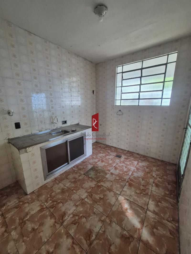 ALUGO ÃTIMA casa de 2Qrtos + 87m2 - BrÃ¡s de Pina