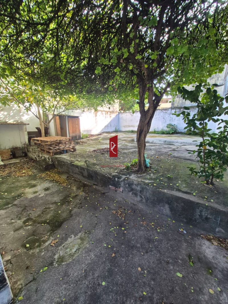 ALUGO ÃTIMA casa de 2Qrtos + 87m2 - BrÃ¡s de Pina