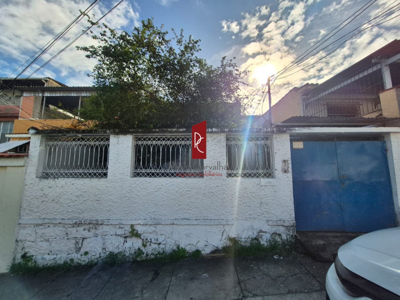 ALUGO ÃTIMA casa de 2Qrtos + 87m2 - BrÃ¡s de Pina