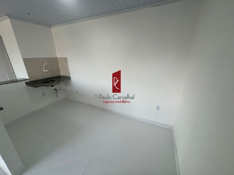 Alugo Kitnet + 100m² - Brás de Pina