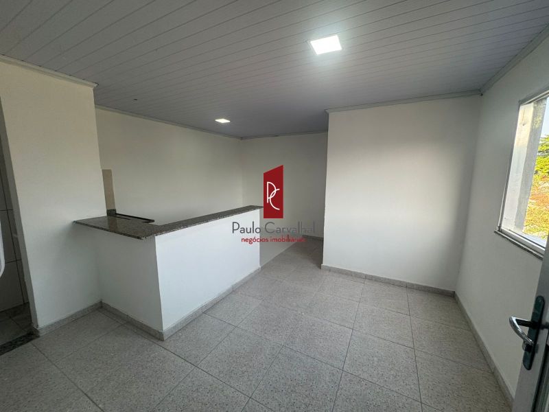 Alugo Kitnet + 100m² - Brás de Pina