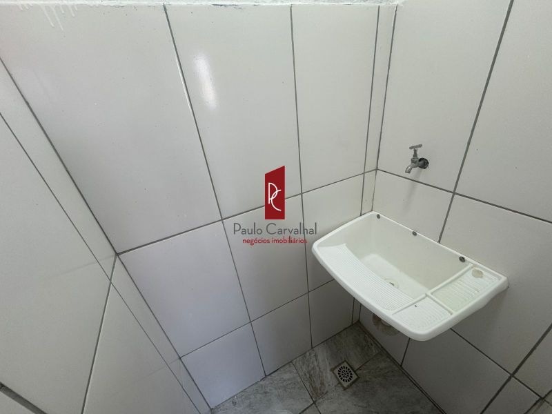 Alugo Kitnet + 100m² - Brás de Pina