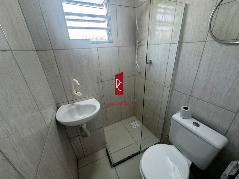 Alugo Kitnet + 100m² - Brás de Pina