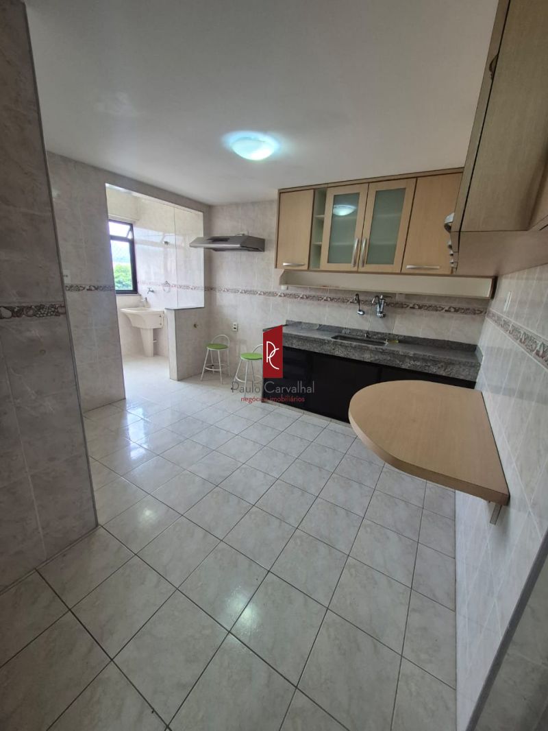 Apartamento Amplo de 3 Quartos + Varanda 