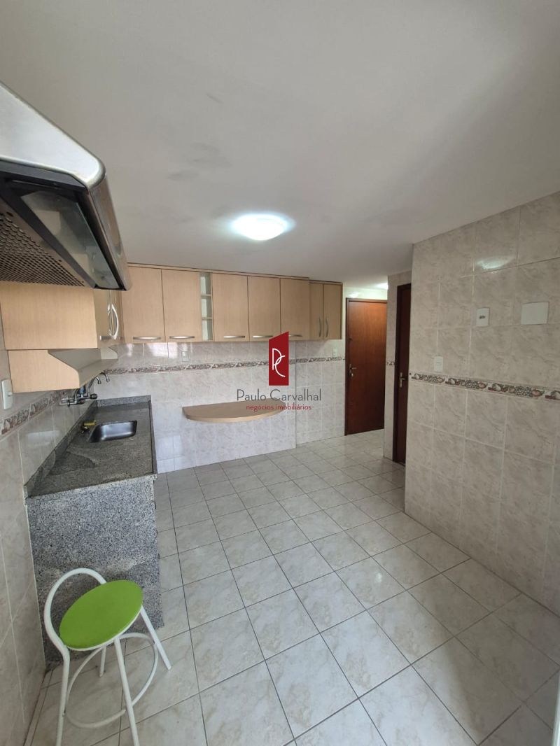 Apartamento Amplo de 3 Quartos + Varanda 