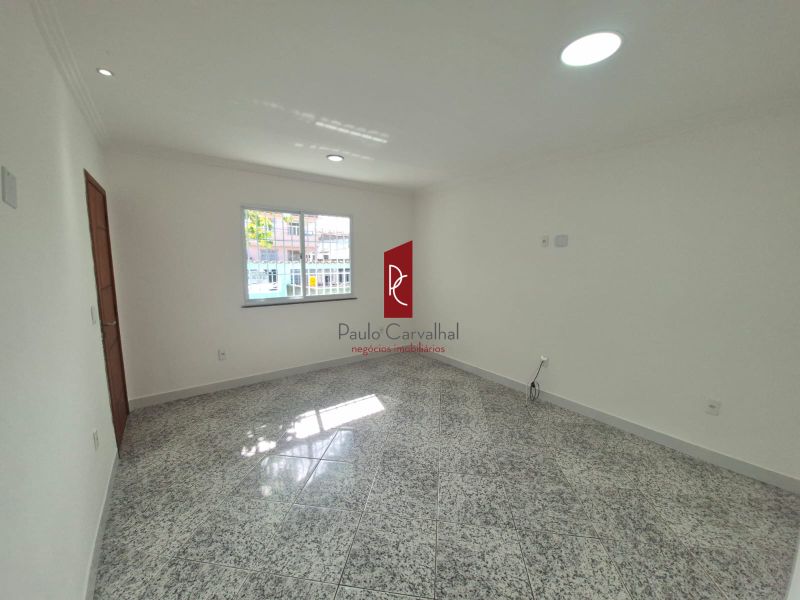 ALUGUEL de CASA 2Qtos, Suíte, 90m2 + VAGA - Vila da Penha