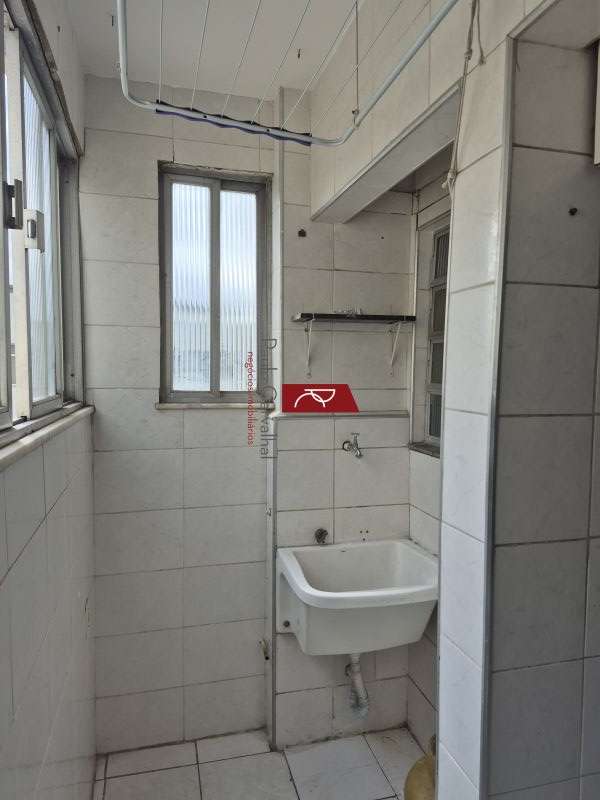 MARAVILHOSO APARTAMENTO ALUGANDO 2Qtos, área externa, Vaga, 65m2 - Pechincha