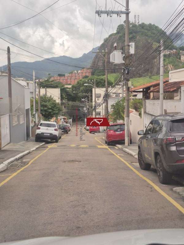 MARAVILHOSO APARTAMENTO ALUGANDO 2Qtos, área externa, Vaga, 65m2 - Pechincha