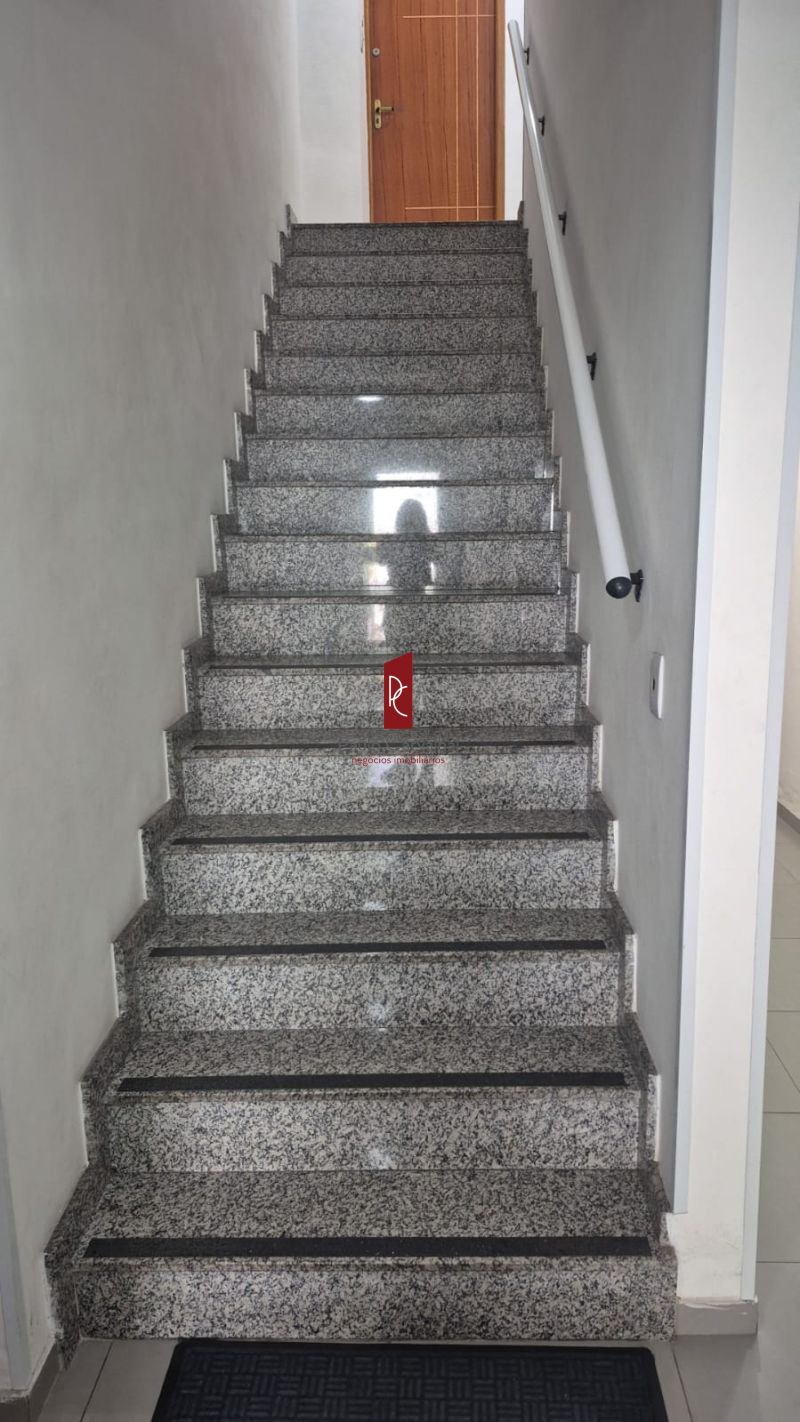 ALUGO MARAVILHOSO Apartamento de 2Qtos, varanda + 50m2 - IrajÃ¡