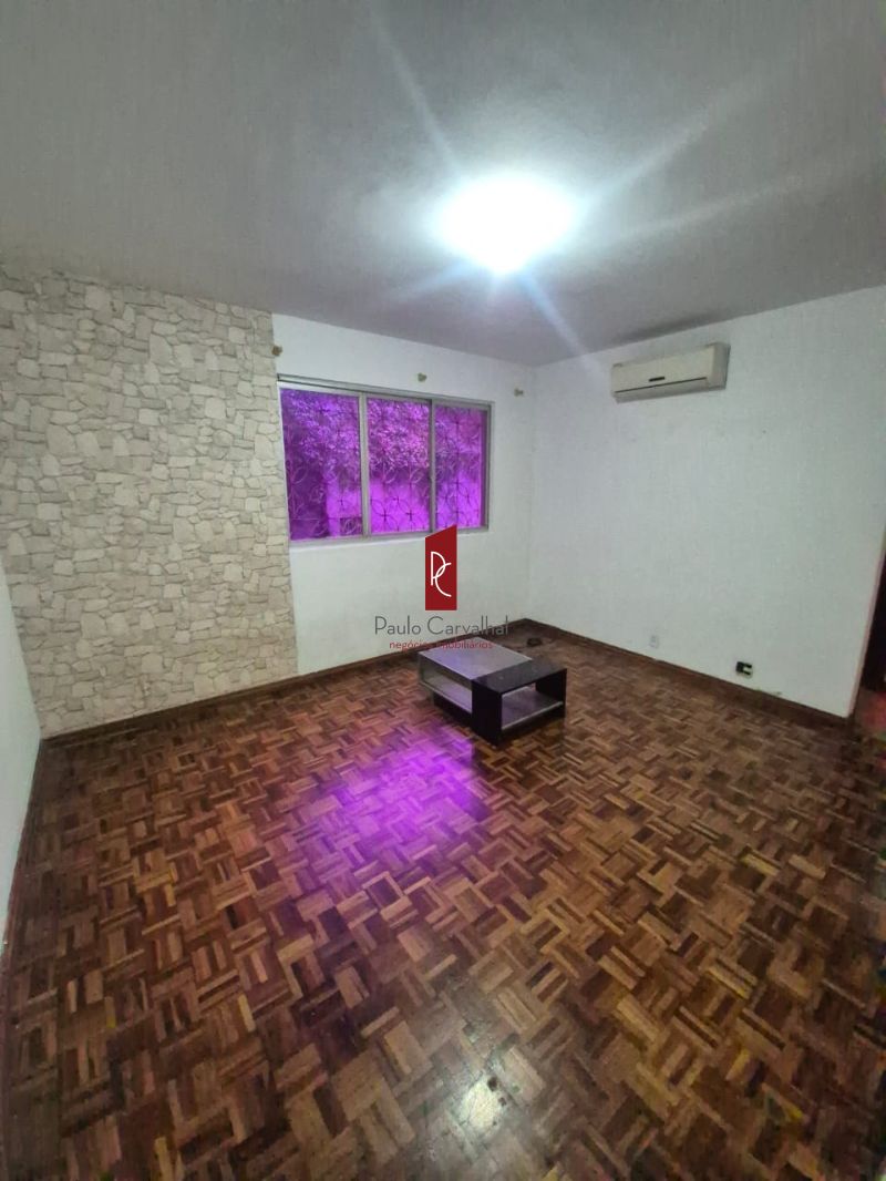 Excelente oportunidade em Vaz Lobo Com 2 Quartos. 