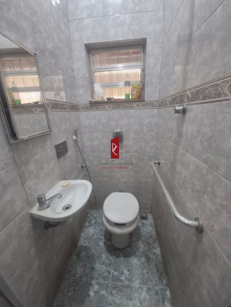 Casa EspaÃ§osa de Esquina com Excelente LocalizaÃ§Ã£o!