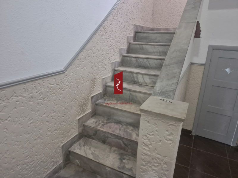Casa EspaÃ§osa de Esquina com Excelente LocalizaÃ§Ã£o!