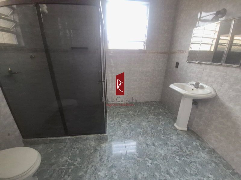 Casa EspaÃ§osa de Esquina com Excelente LocalizaÃ§Ã£o!
