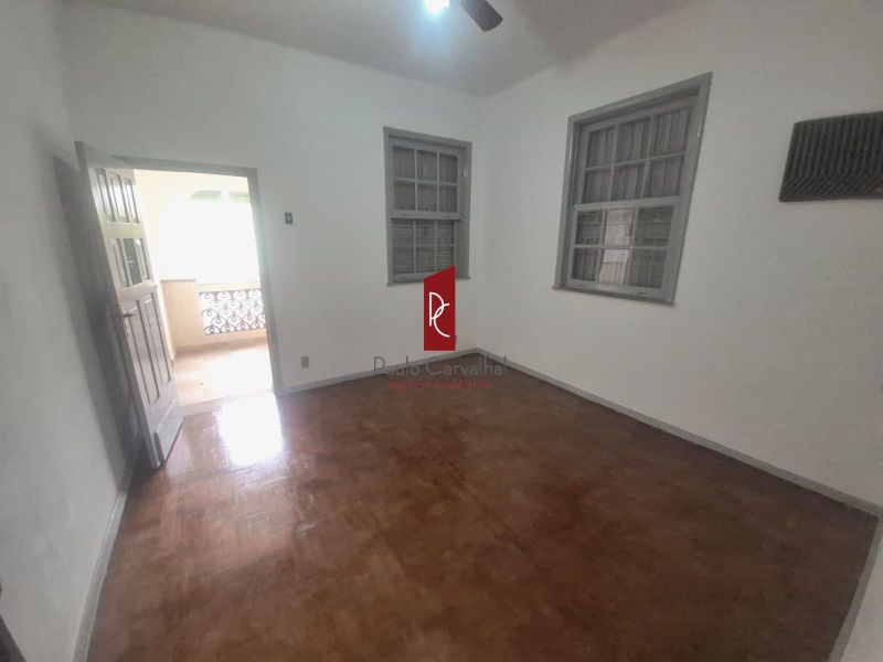 Casa EspaÃ§osa de Esquina com Excelente LocalizaÃ§Ã£o!
