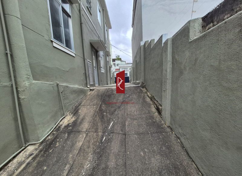 Apartamento de Frente para a Rua na Vila da Penha 