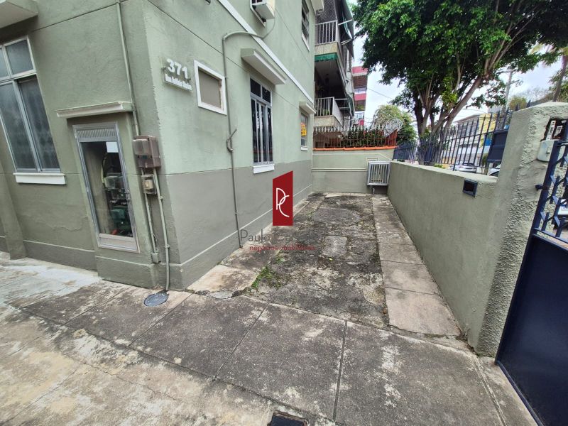 Apartamento de Frente para a Rua na Vila da Penha 