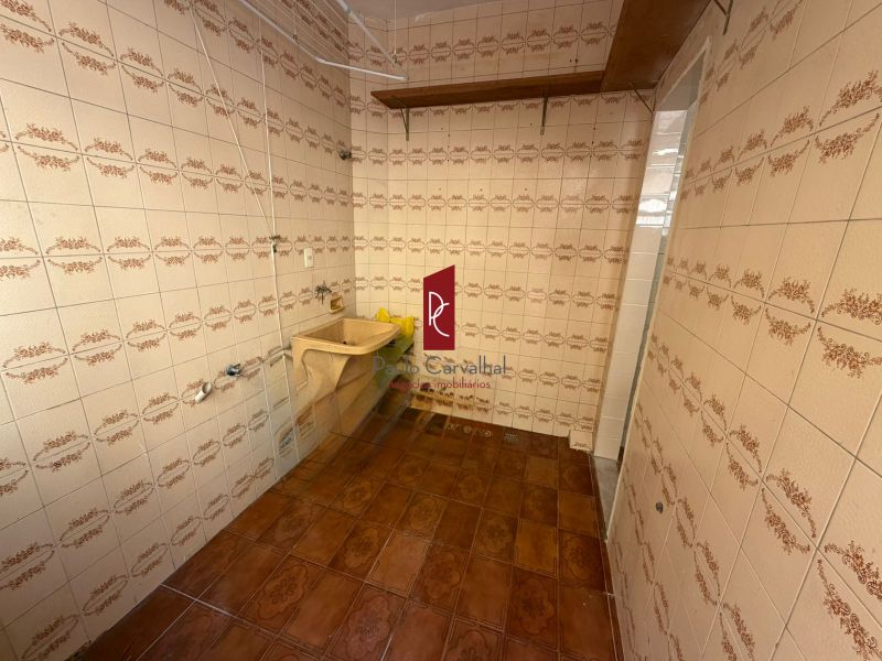 Aluga-se Apartamento 2 Quartos - Primeiro Andar -Excelente Localização!