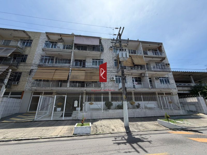 Aluga-se Apartamento 2 Quartos - Primeiro Andar -Excelente Localização!