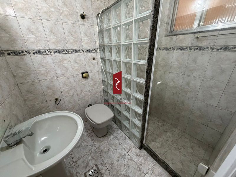 Aluga-se Apartamento 2 Quartos - Primeiro Andar -Excelente Localização!