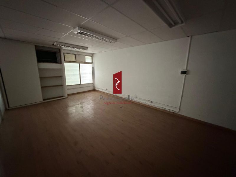 Excelente Galpão, colado com a  Av. Brasil