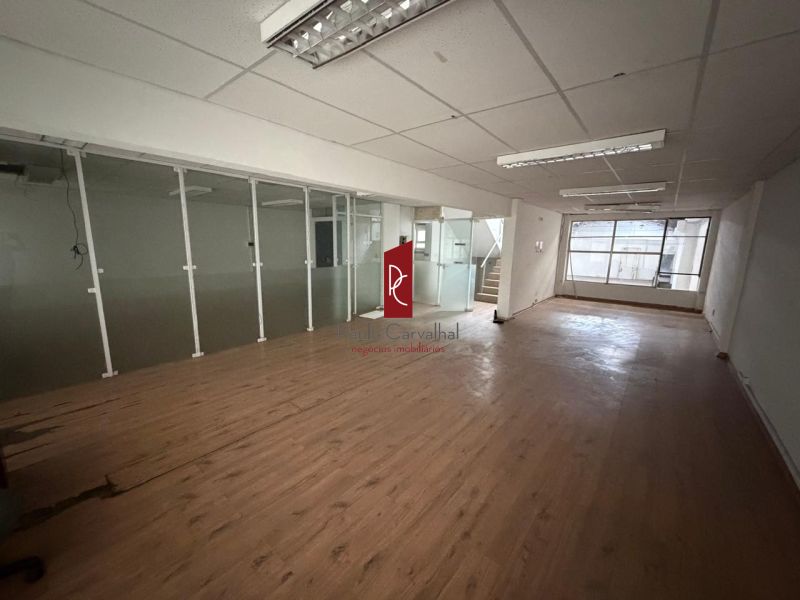 Excelente Galpão, colado com a  Av. Brasil