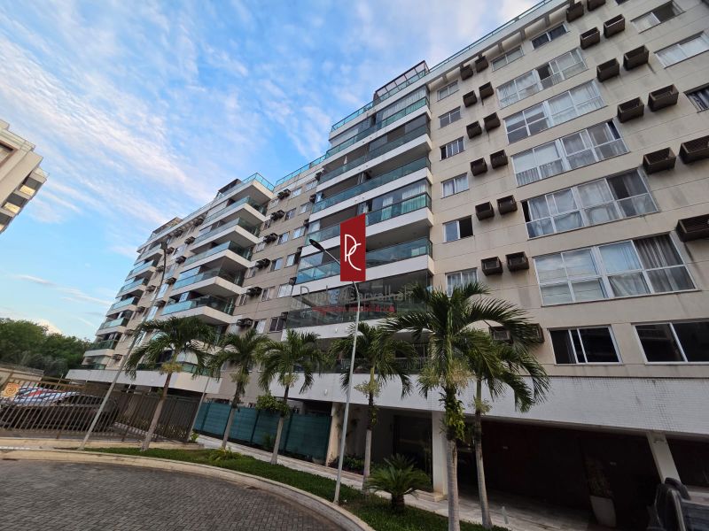 ALUGA-SE ÃTIMO APARTAMENTO 2 Qtos, SuÃ­te, 70m2, + VAGA - Recreio dos Bandeirantes
