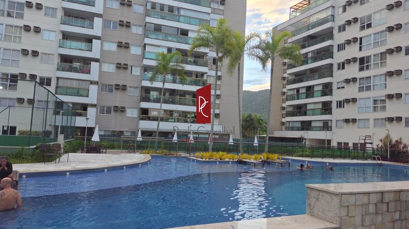 ALUGA-SE ÃTIMO APARTAMENTO 2 Qtos, SuÃ­te, 70m2, + VAGA - Recreio dos Bandeirantes