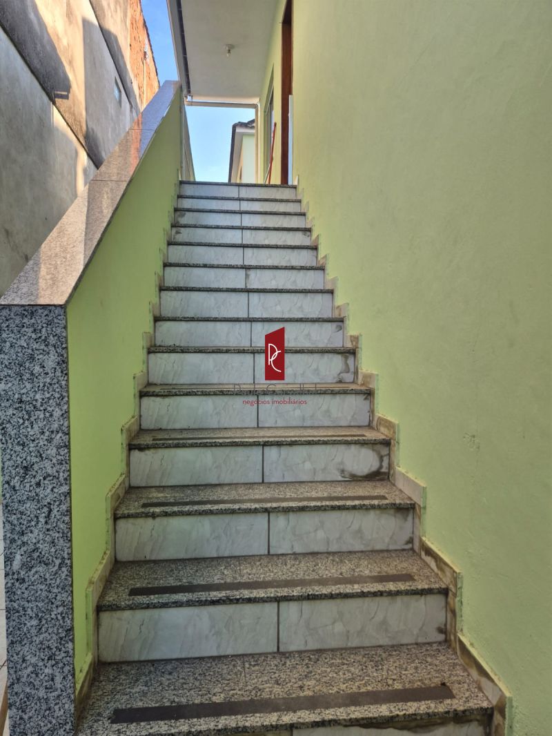 EXCELENTE CASA ALUGANDO, 3 Quartos, 80m2 +  VAGA 