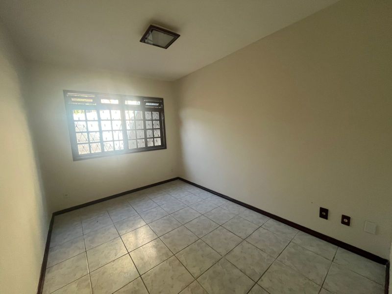 CASA no bairro SESSENTA em VOLTA REDONDA