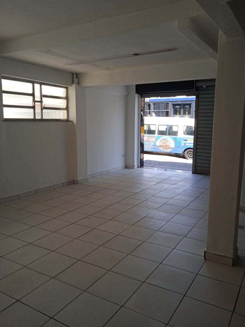 LOJA COMERCIAL no bairro ATERRADO em VOLTA REDONDA