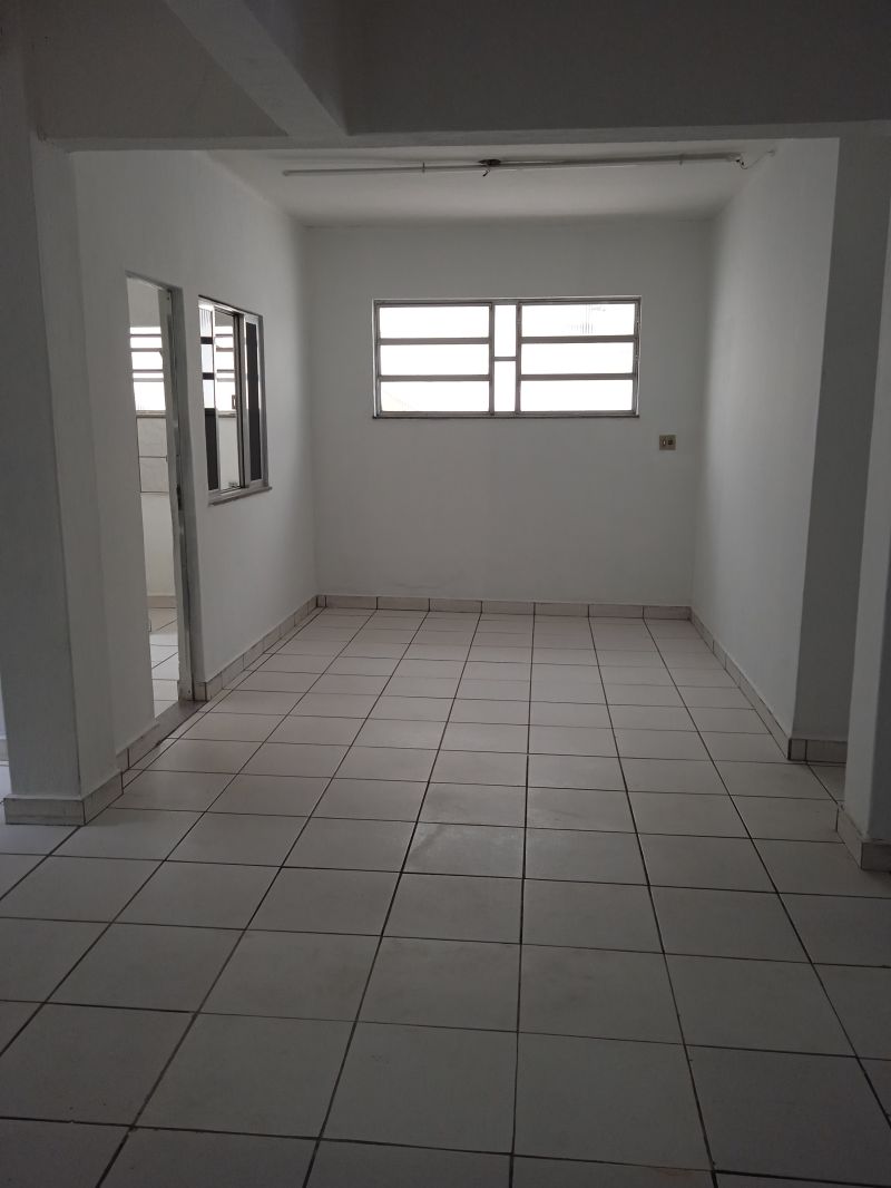 LOJA COMERCIAL no bairro ATERRADO em VOLTA REDONDA