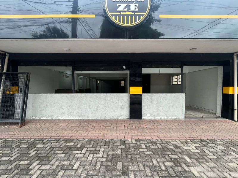 LOJA COMERCIAL no bairro ATERRADO em VOLTA REDONDA