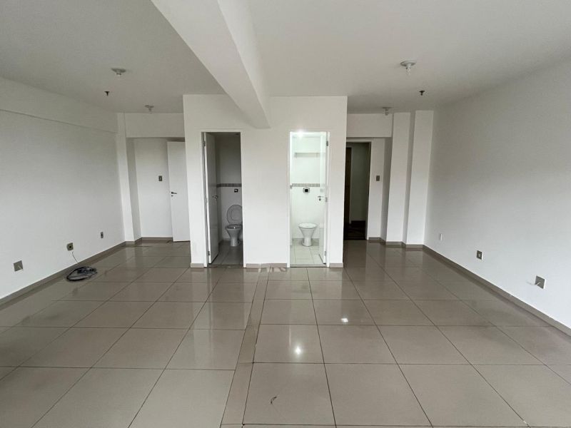 SALA COMERCIAL no bairro VILA SANTA CECÍLIA em VOLTA REDONDA