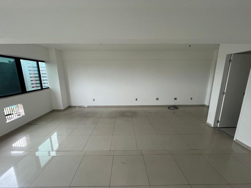 SALA COMERCIAL no bairro VILA SANTA CECÍLIA em VOLTA REDONDA