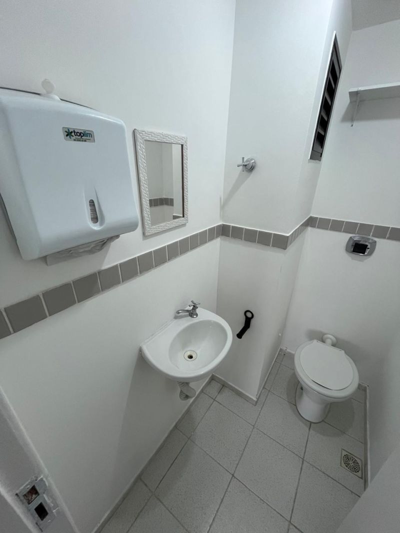 SALA COMERCIAL no bairro VILA SANTA CECÍLIA em VOLTA REDONDA