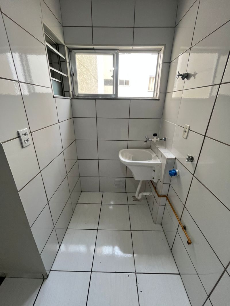 APARTAMENTO 2d  no bairro ROMA em VOLTA REDONDA