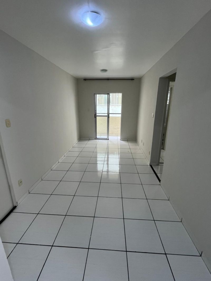 APARTAMENTO 2d  no bairro ROMA em VOLTA REDONDA