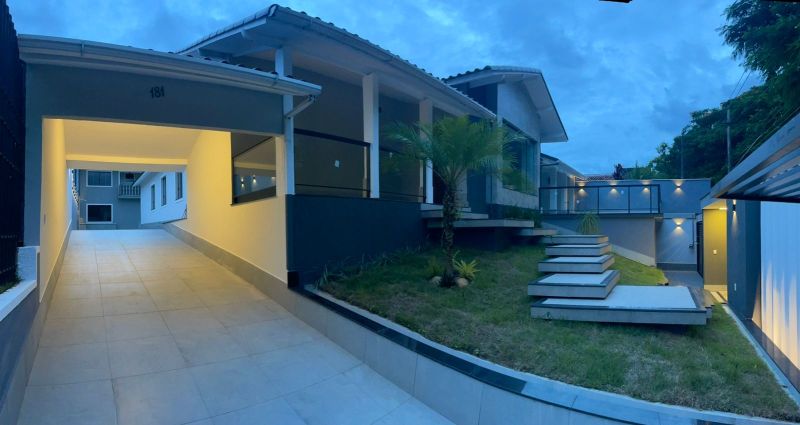 CASA no bairro LARANJAL em VOLTA REDONDA