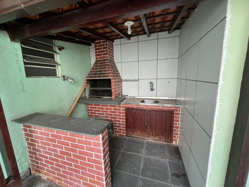 CASA no bairro CAIEIRA em VOLTA REDONDA
