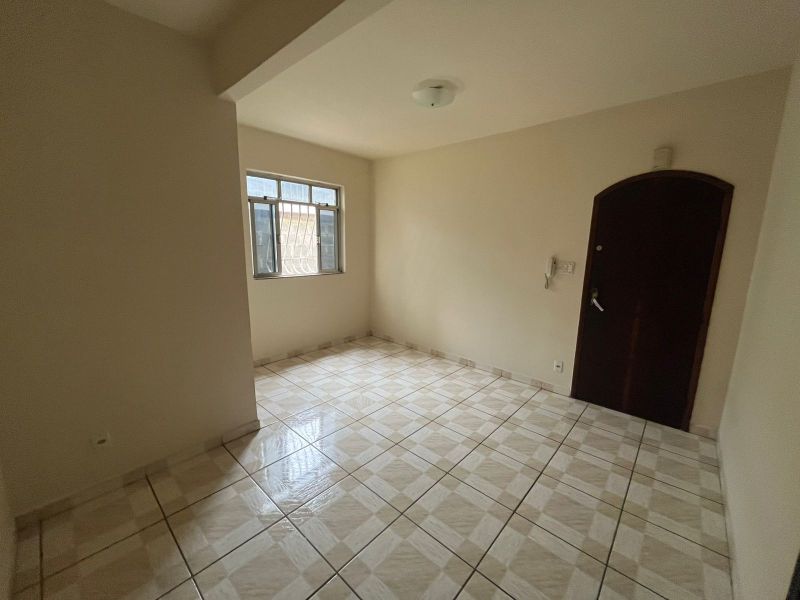 APARTAMENTO no bairro ATERRADO em VOLTA REDONDA